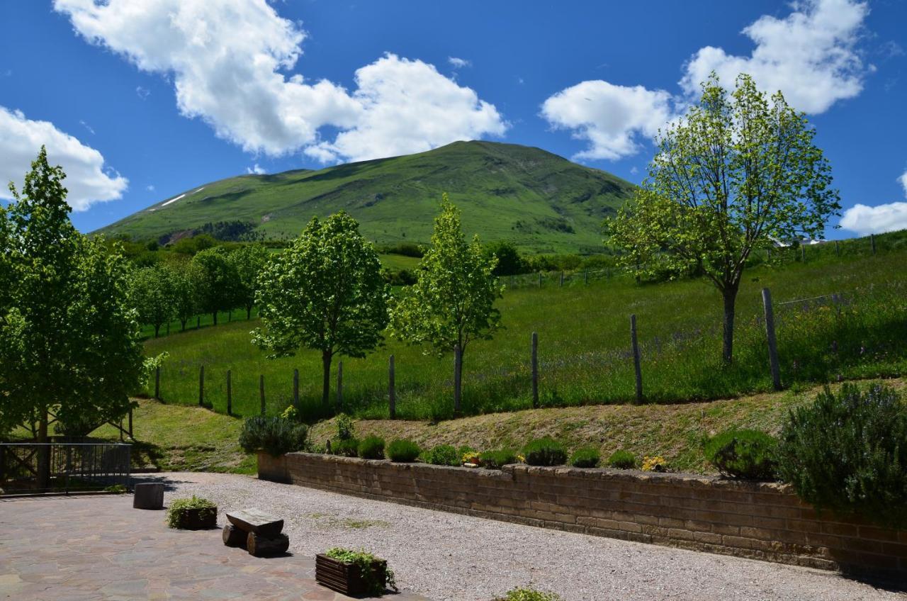 Agriturismo Le Castellare Montemonaco Exteriör bild