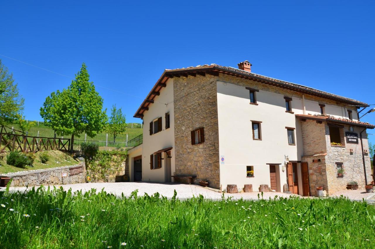 Agriturismo Le Castellare Montemonaco Exteriör bild