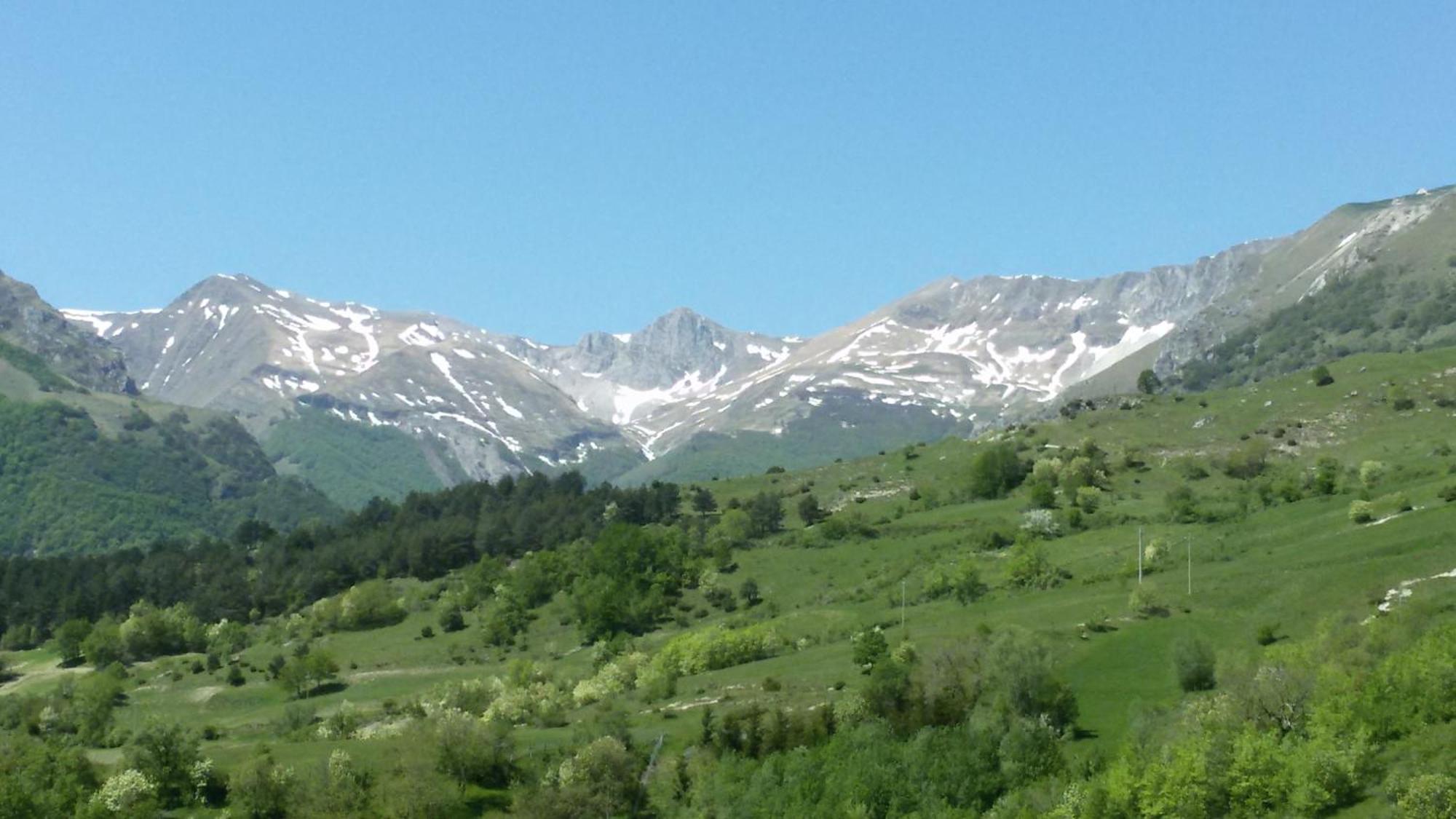 Agriturismo Le Castellare Montemonaco Exteriör bild